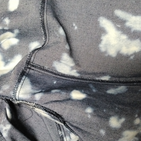 #7B - 👌Tie-dyed-look White/Blue Denim Jean Jacket - sz Large - Picture 11 of 13